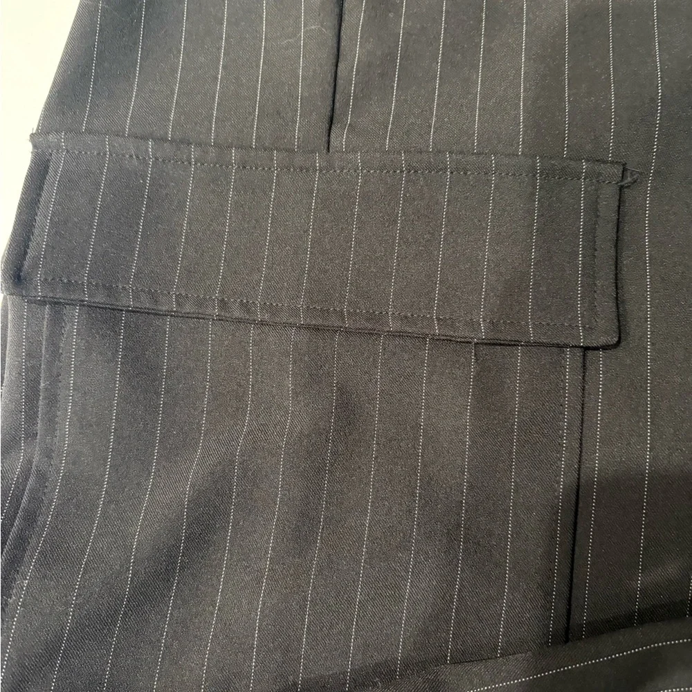 Adrianna Papell Black Pinstripe Cropped Wide Leg Cargo Pants Size 14 - Picture 2 of 4
